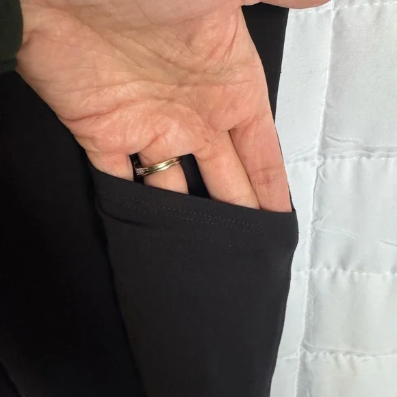 American Eagle Outfitters Sleek Black Leggings - Picture 4 of 5